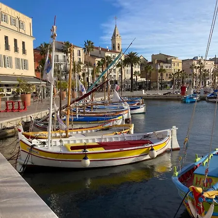 Bright Stopover With Terrace In Six-fours