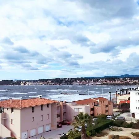 Bright Stopover With Terrace In Six-fours * Six-Fours-les-Plages